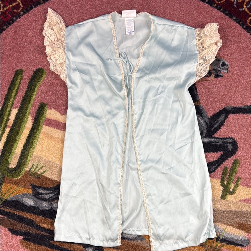 VINTAGE NIGHTGOWN TIE UP